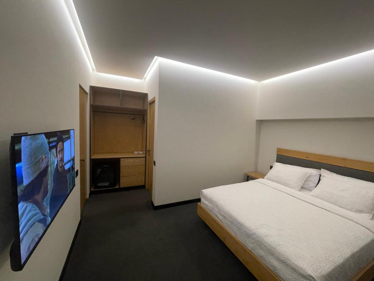 Mist Boutique Hotel Erevan Esterno foto